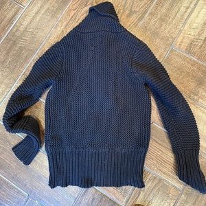American Eagle knitted sweater